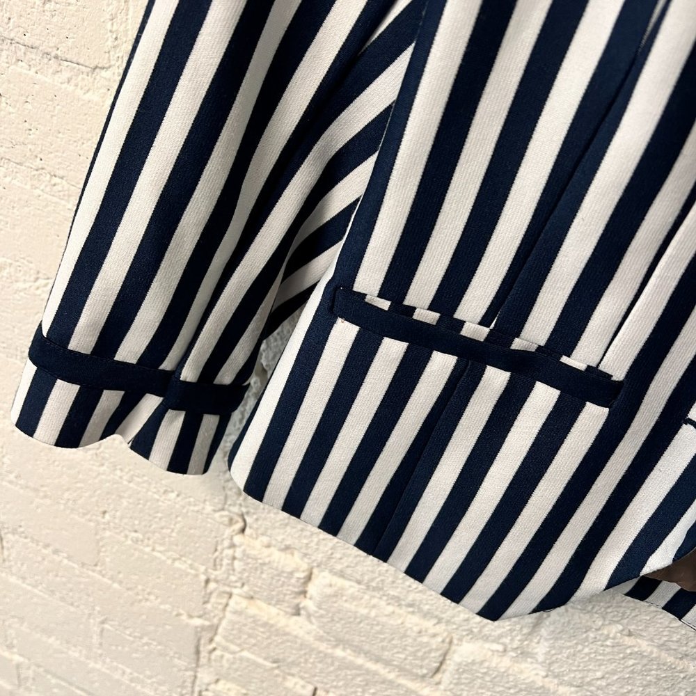 H&M Fitted Striped Blazer - Picture 4 of 10